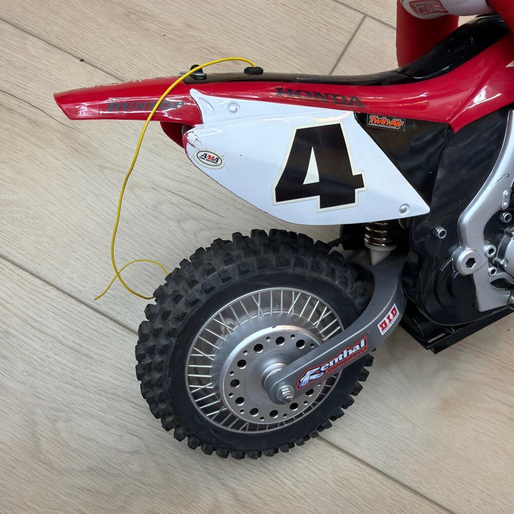 Vintage RadioShack Ricky Carmichael 1/4 Scale R/C Dirt Bike Honda Untested - Picture 10 of 17